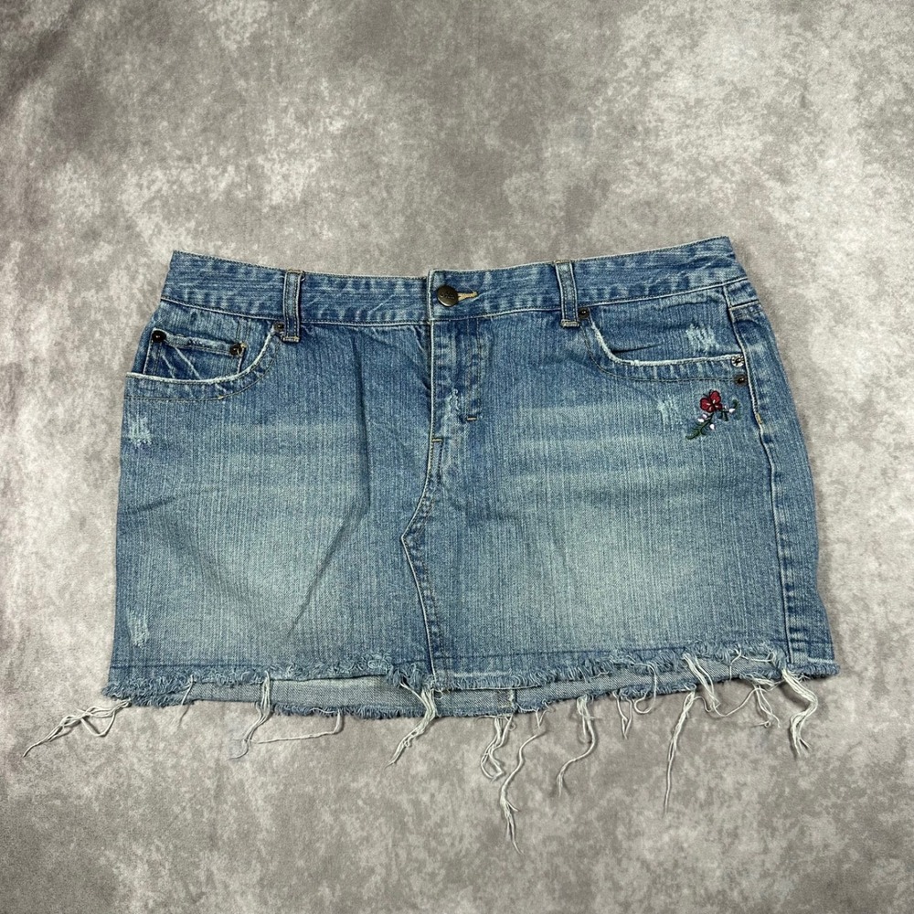 VTG Y2K Aeropostale Blue Denim Mini Skirt Floral Embroidered Raw Edge Juniors 11